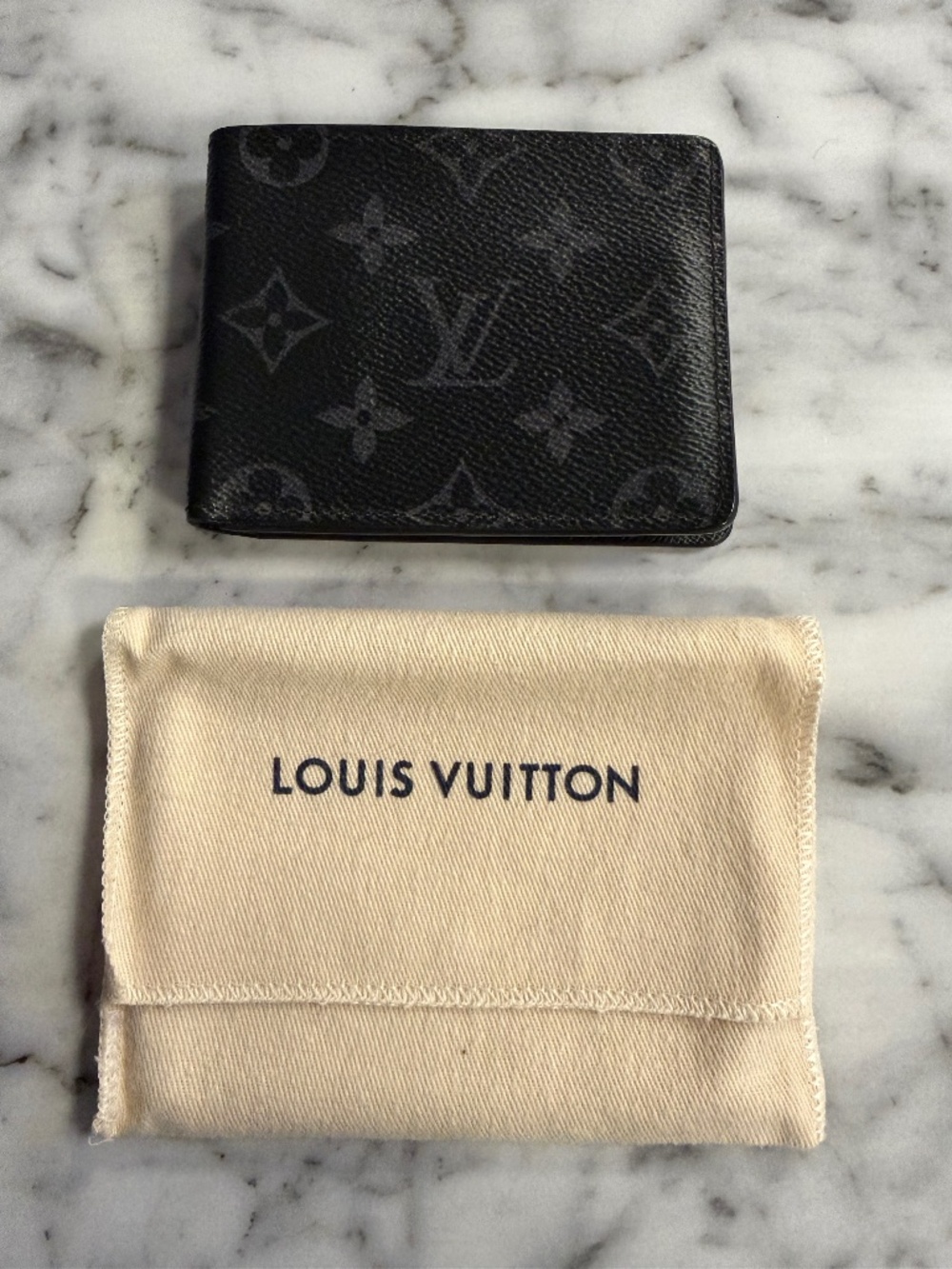 Louis Vuitton Wallet **Like New**